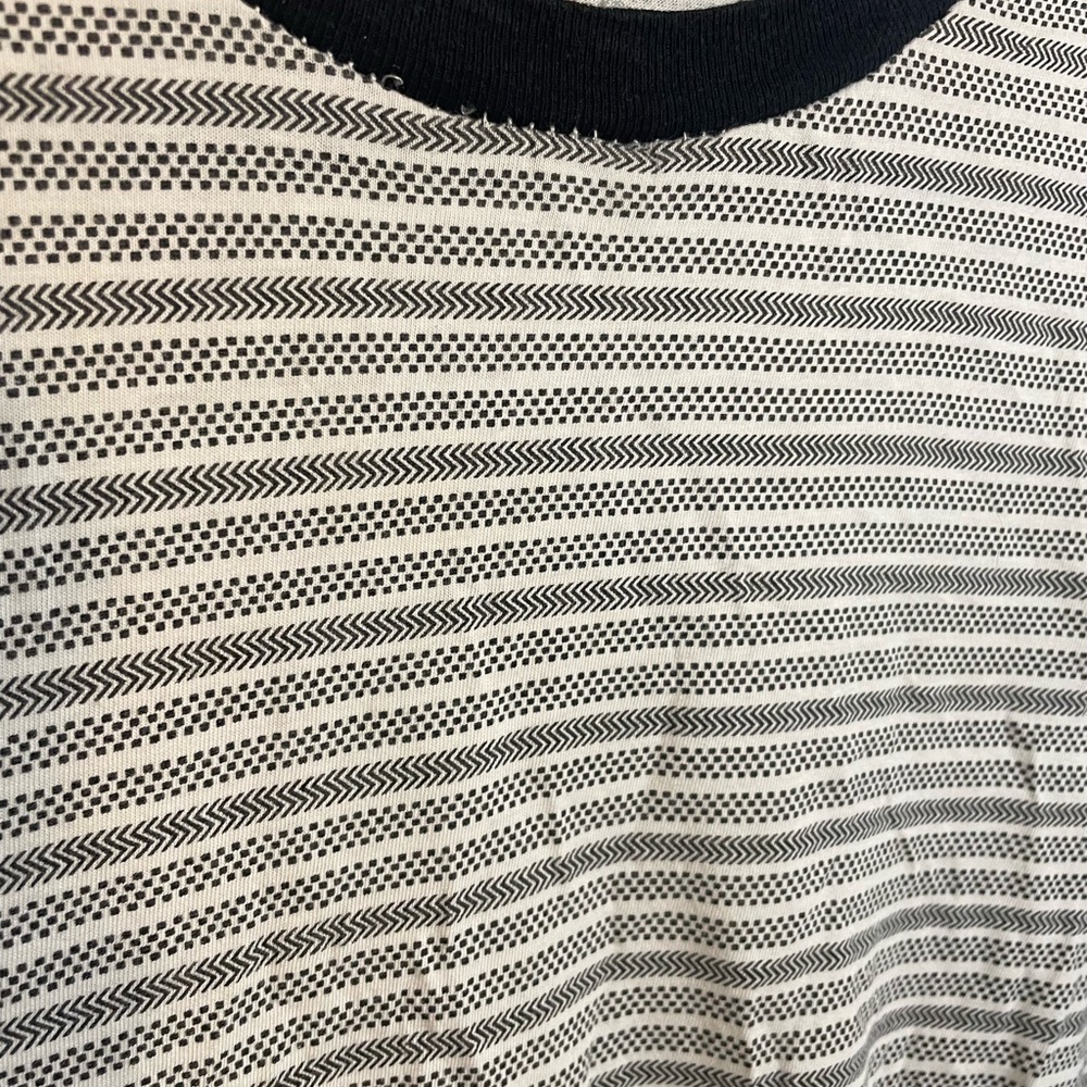 90s Pattern Tee - Picture 3 of 5